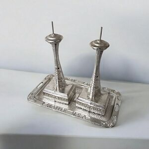 Vintage Seattle Space Needle Salt & Pepper Shakers On Tray Metal Souvenir
